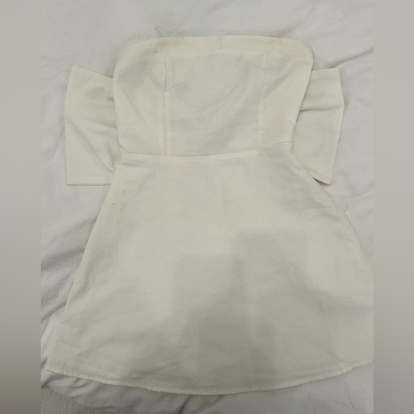 White Altard State mini backless bow dress. Perfect for a bride/bachelorette - Picture 5 of 5